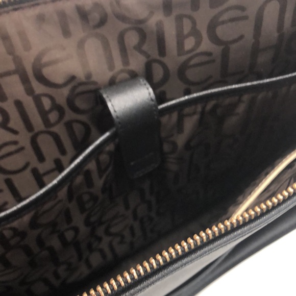 Henri Bendel crossbody briefcase laptop satchel.  Nice condition in Black & Gold - Picture 7 of 12